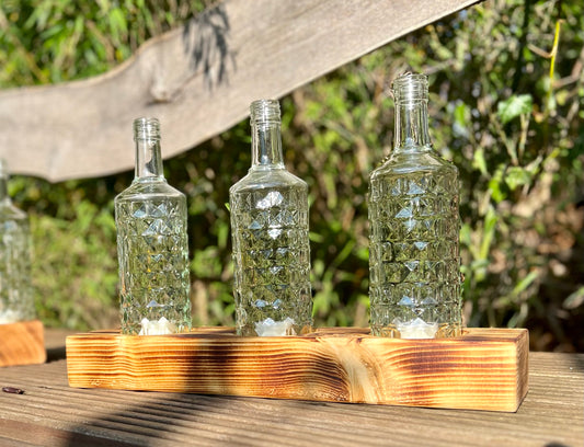 Tischleuchter dreiflammig mit alten Three Sixty Vodka Flaschen - Glas auf Holz - besonderes Unikat auf Kantholz - Auftragsarbeit
