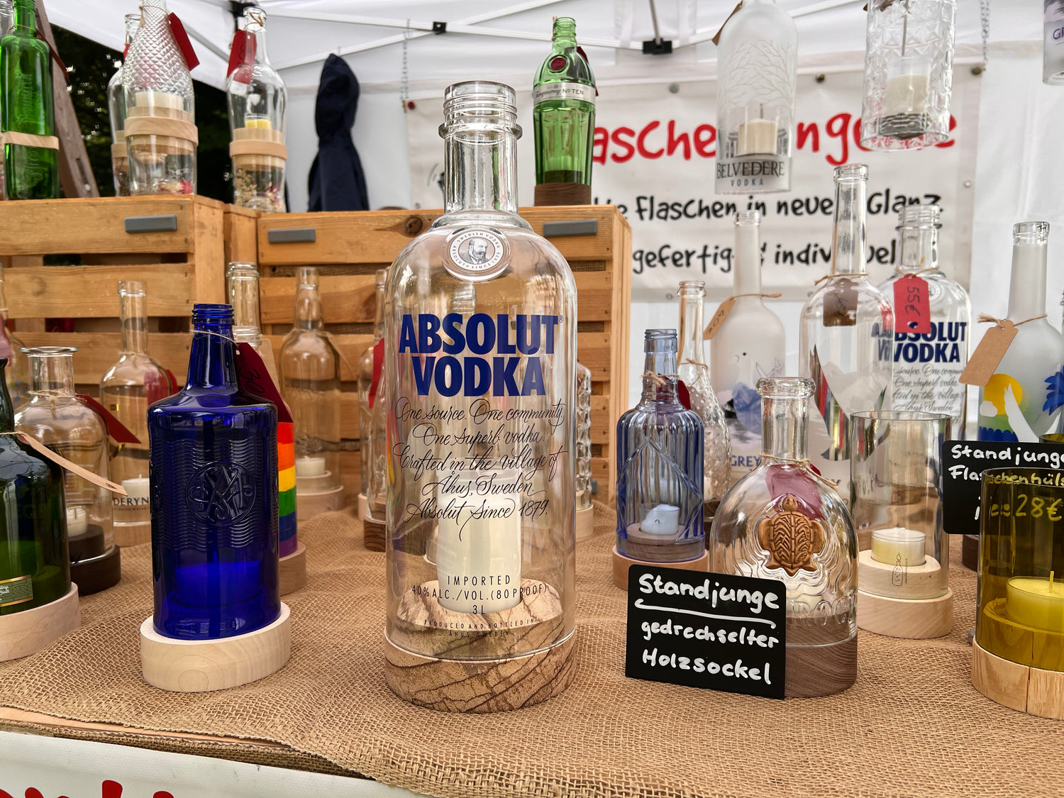 Standjunge Auftragsarbeit