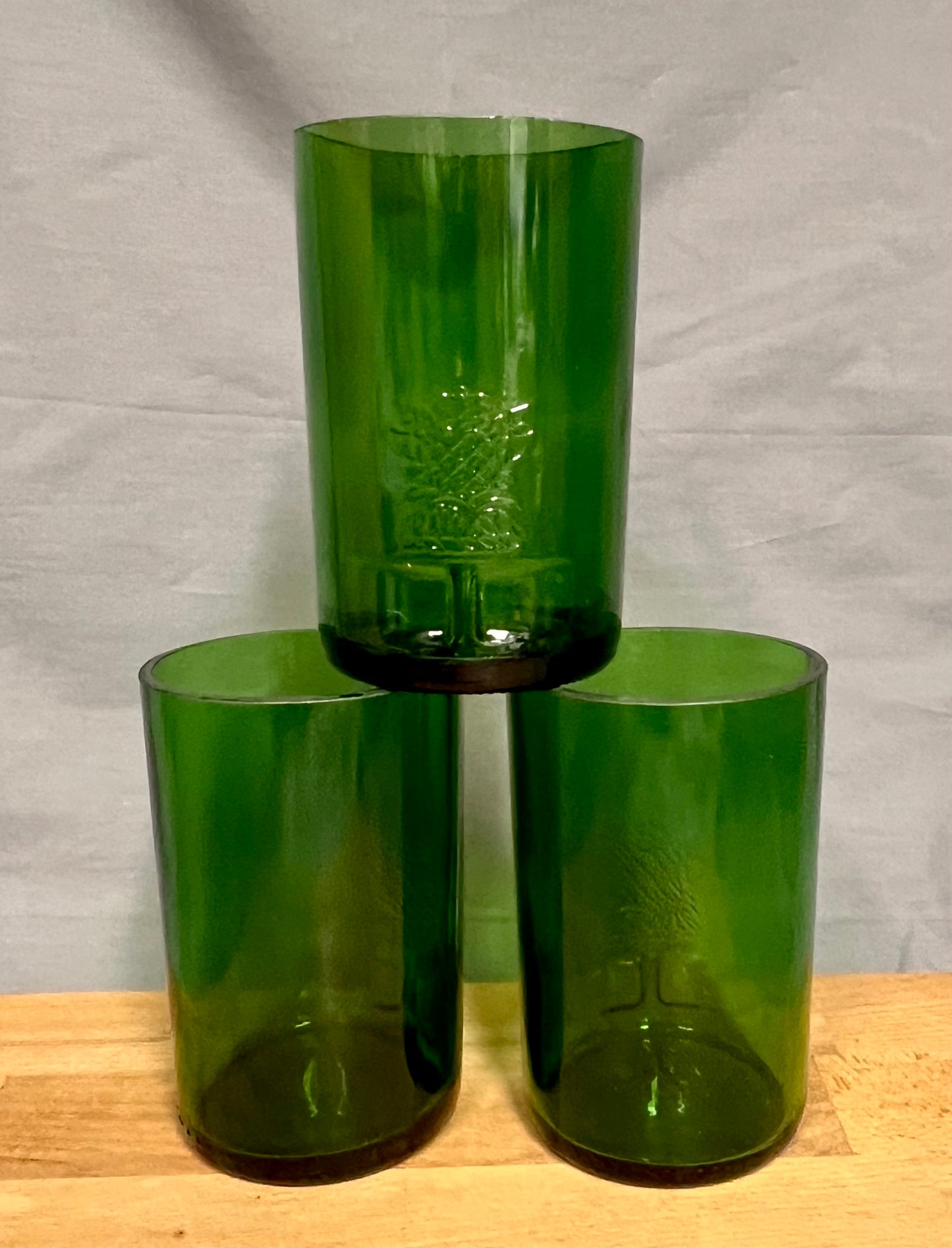 3er Set Gläser aus Tanqueray Gin Flaschen - kräftiges Grün mit Glasrelief - Unikate aus Flaschenunterteilen