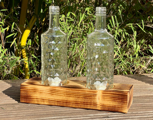 Tischleuchter zweiflammig mit alten Three Sixty Vodka Flaschen - Glas auf Holz - besonderes Unikat auf Kantholz - Auftragsarbeit