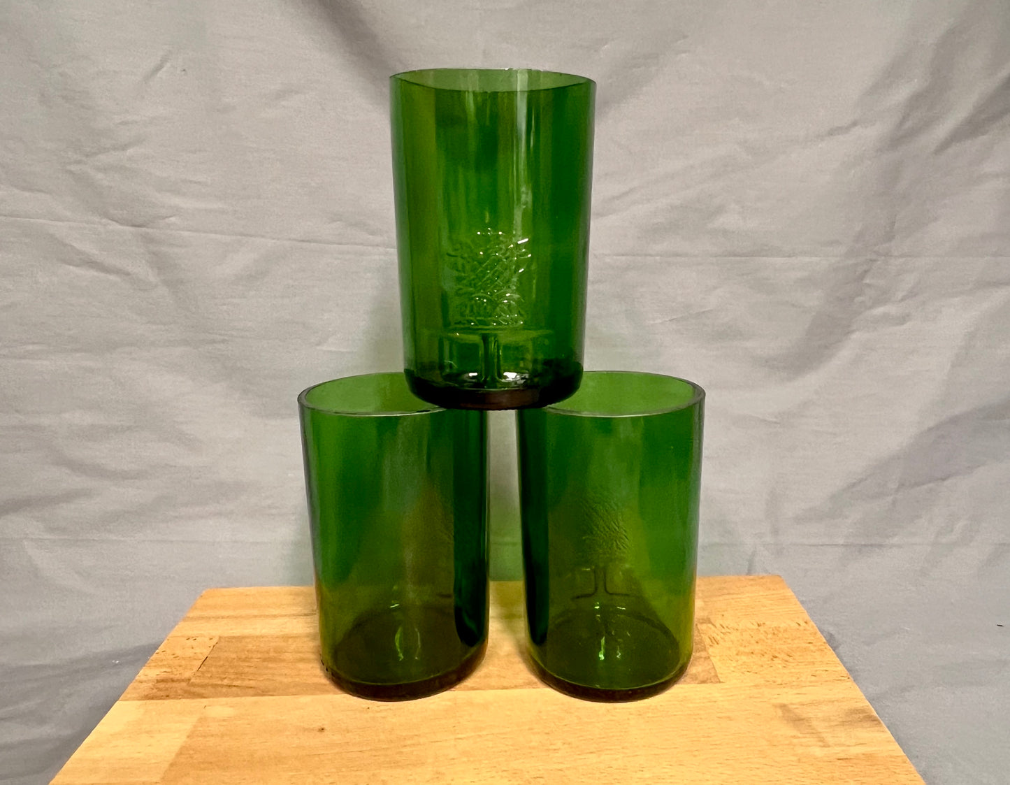 3er Set Gläser aus Tanqueray Gin Flaschen - kräftiges Grün mit Glasrelief - Unikate aus Flaschenunterteilen