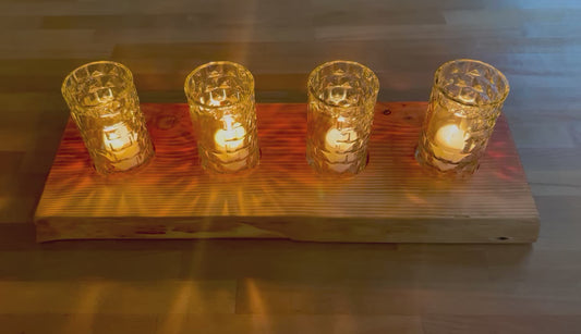 Tischleuchter aus Hülsen von Three Sixty Vodka Flaschen auf Holzbrett aus Douglasie vierflammig